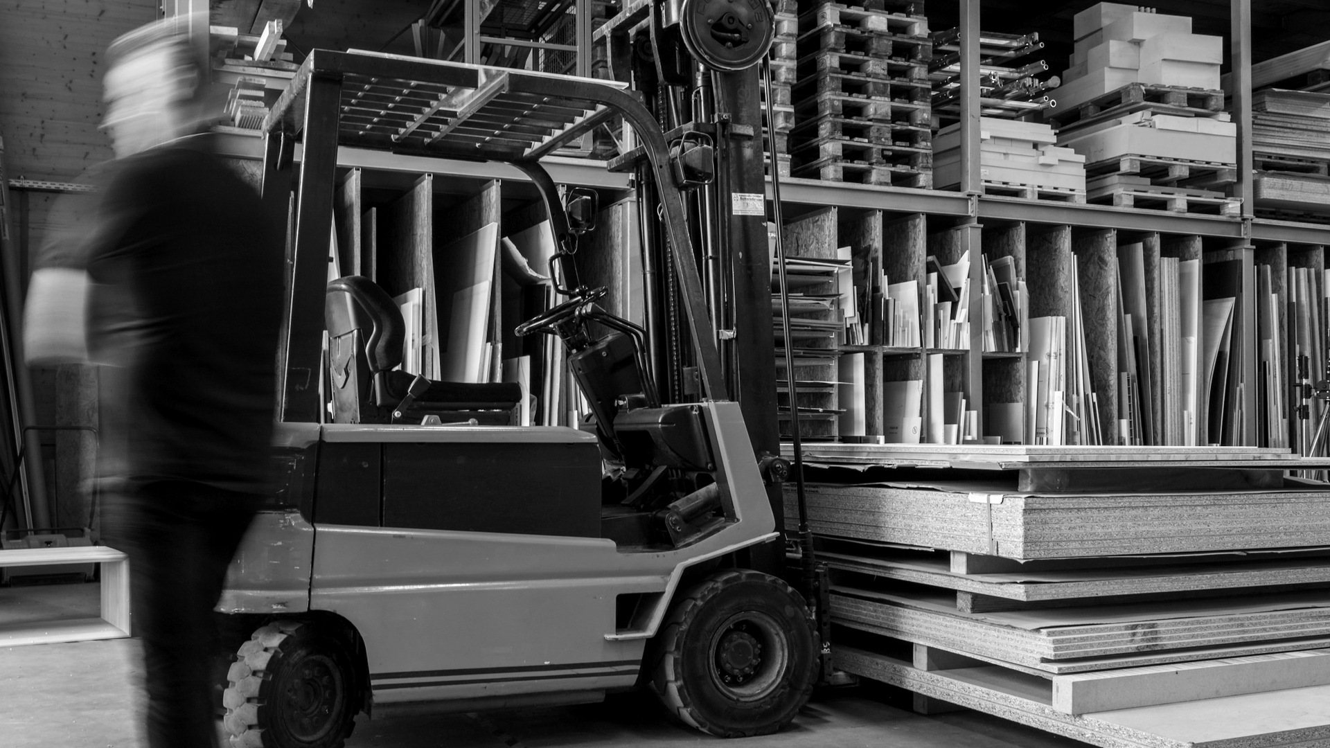 Yellow and black fork lift.